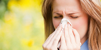 allergies-sneezing-allergy-pollen